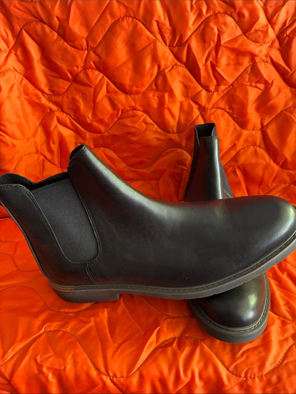 Cole Haan Men's Black Leather Chukka Boots